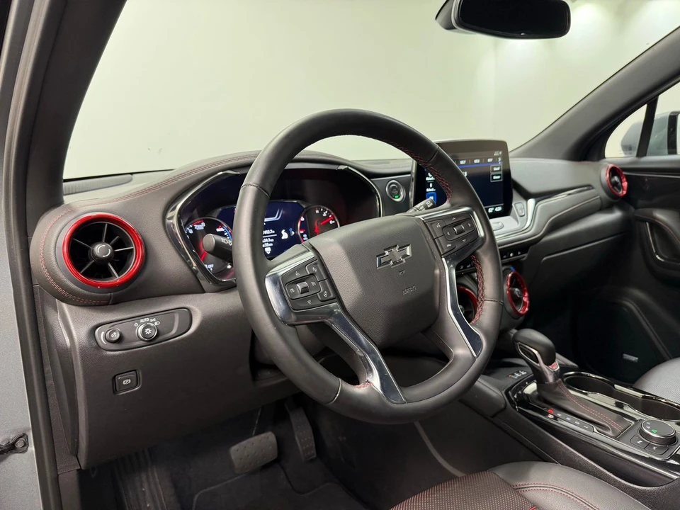 2025 Chevrolet Blazer - Image 15 of 21
