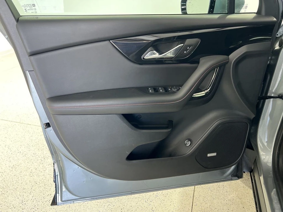 2025 Chevrolet Blazer - Image 20 of 21