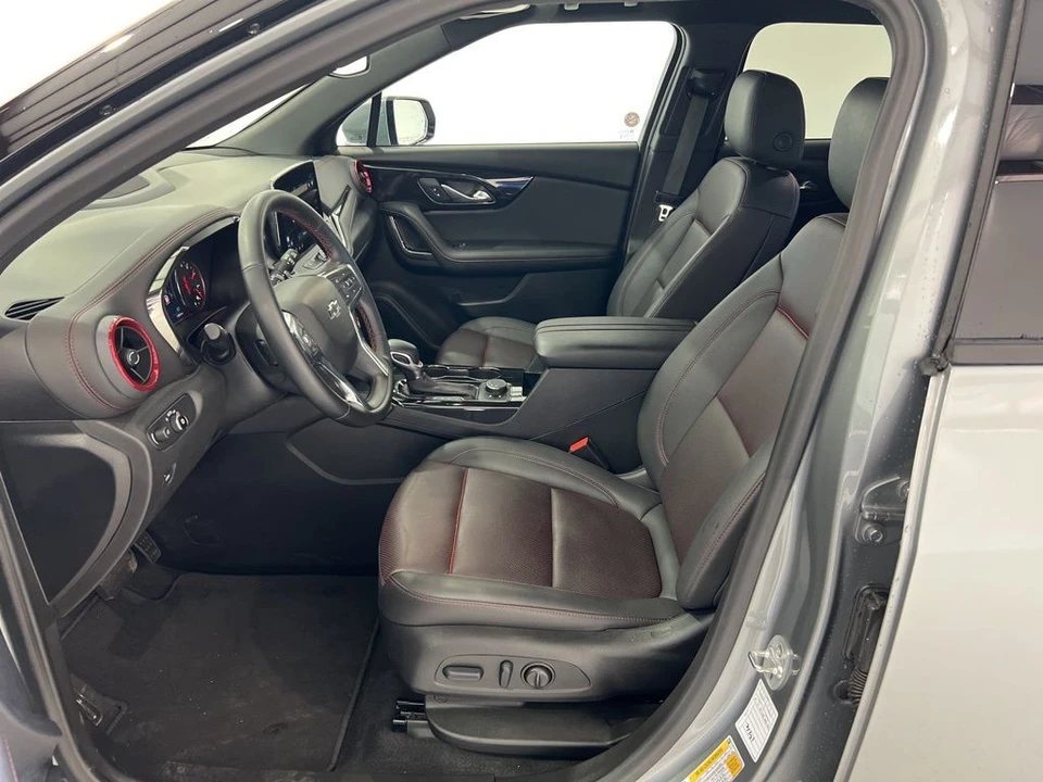 2025 Chevrolet Blazer - Image 18 of 21