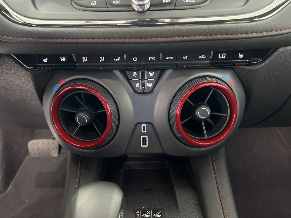2025 Chevrolet Blazer - Image 17 of 21