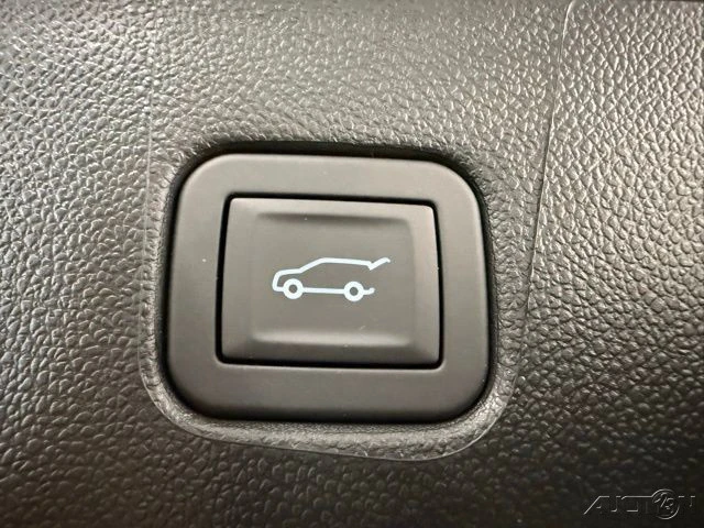 2025 Chevrolet Blazer - Image 9 of 21