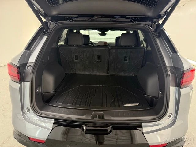 2025 Chevrolet Blazer - Image 8 of 21