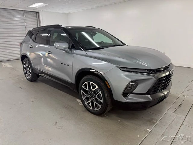 2025 Chevrolet Blazer - Image 3 of 21