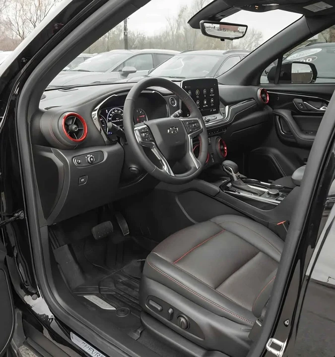 2025 Chevrolet Blazer - Image 5 of 18