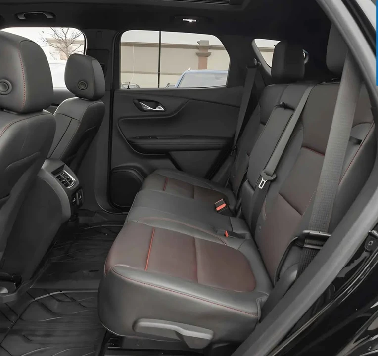 2025 Chevrolet Blazer - Image 18 of 18