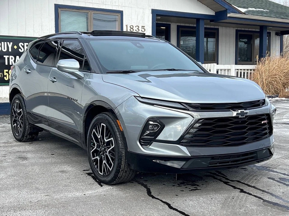2025 Chevrolet Blazer - Image 11 of 31