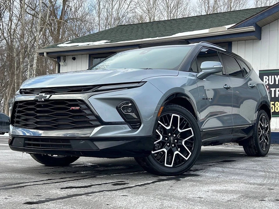 2025 Chevrolet Blazer - Image 13 of 31