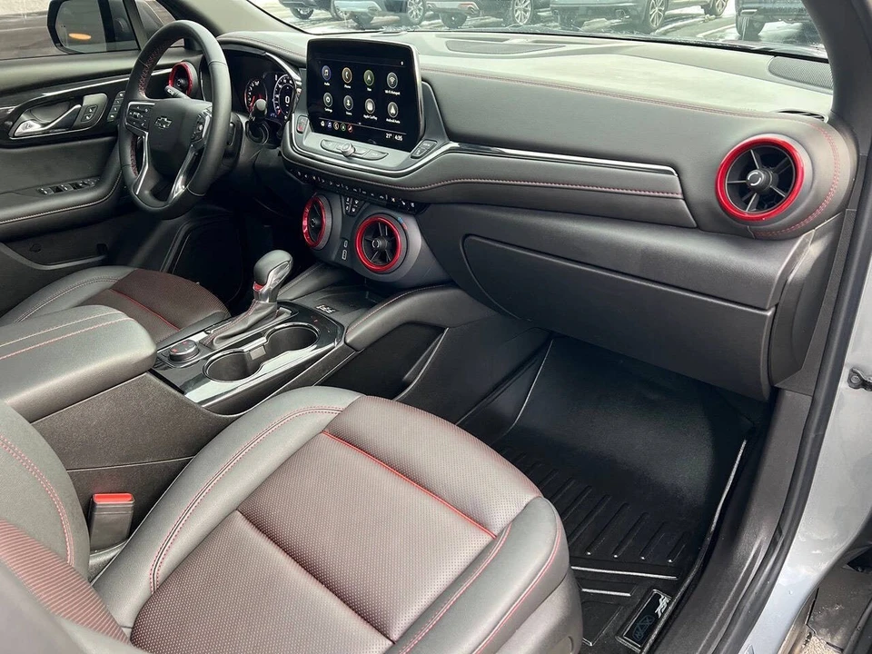 2025 Chevrolet Blazer - Image 4 of 31