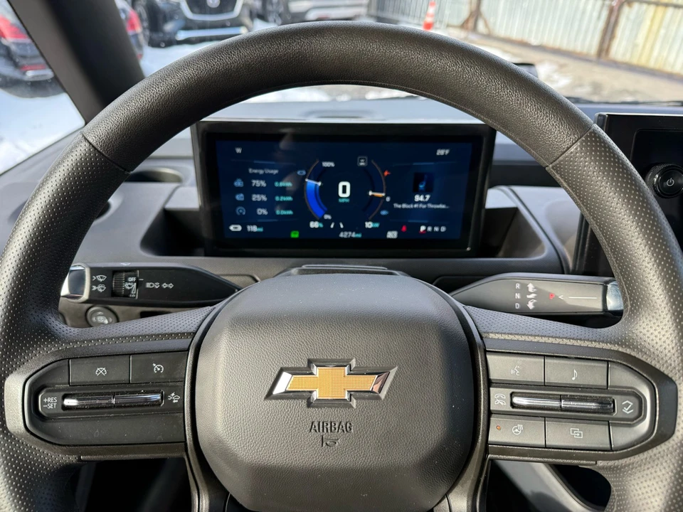 2025 Chevrolet - Image 16 of 19
