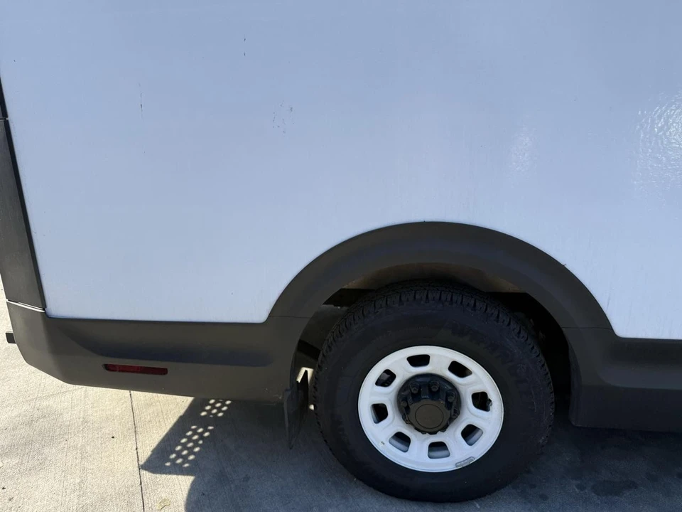 2025 Chevrolet - Image 13 of 31