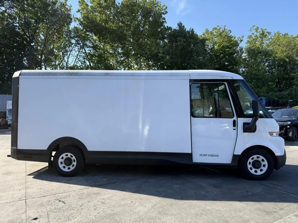 2025 Chevrolet - Image 3 of 31