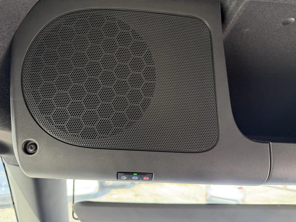 2025 Chevrolet - Image 26 of 31