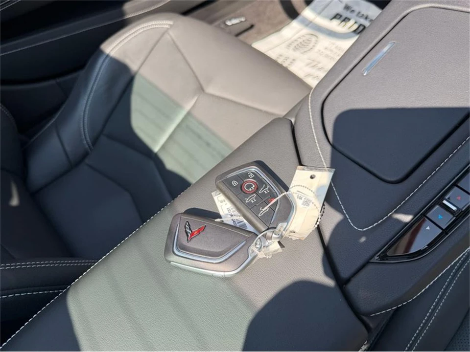 2025 Chevrolet Corvette C8 - Image 19 of 31