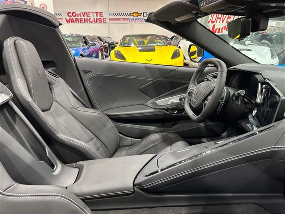 2025 Chevrolet Corvette C8 - Image 15 of 30