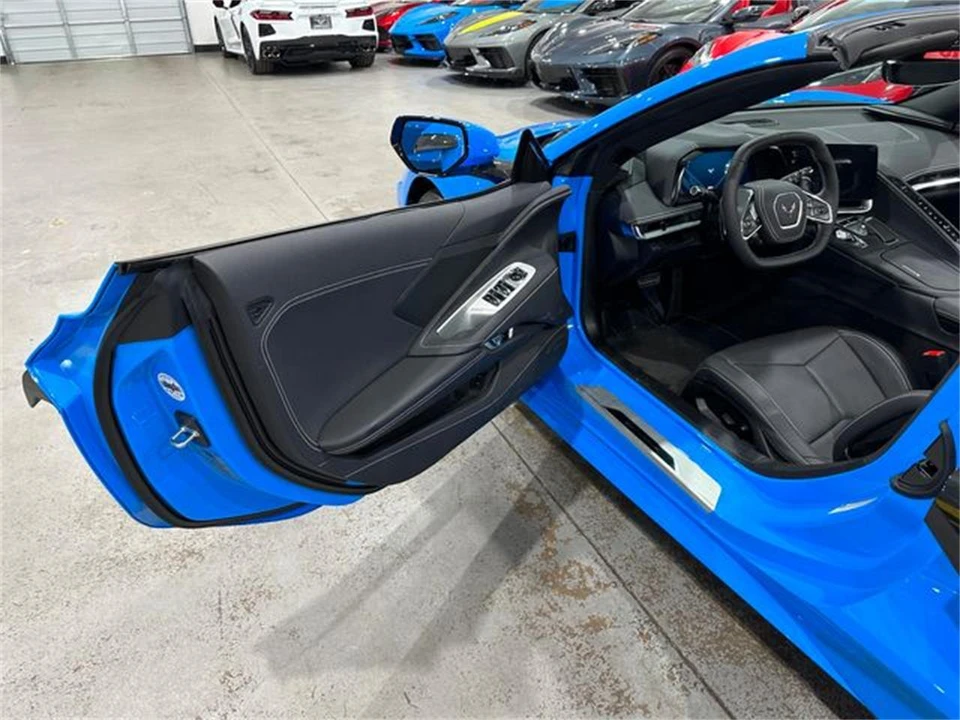 2025 Chevrolet Corvette C8 - Image 13 of 30