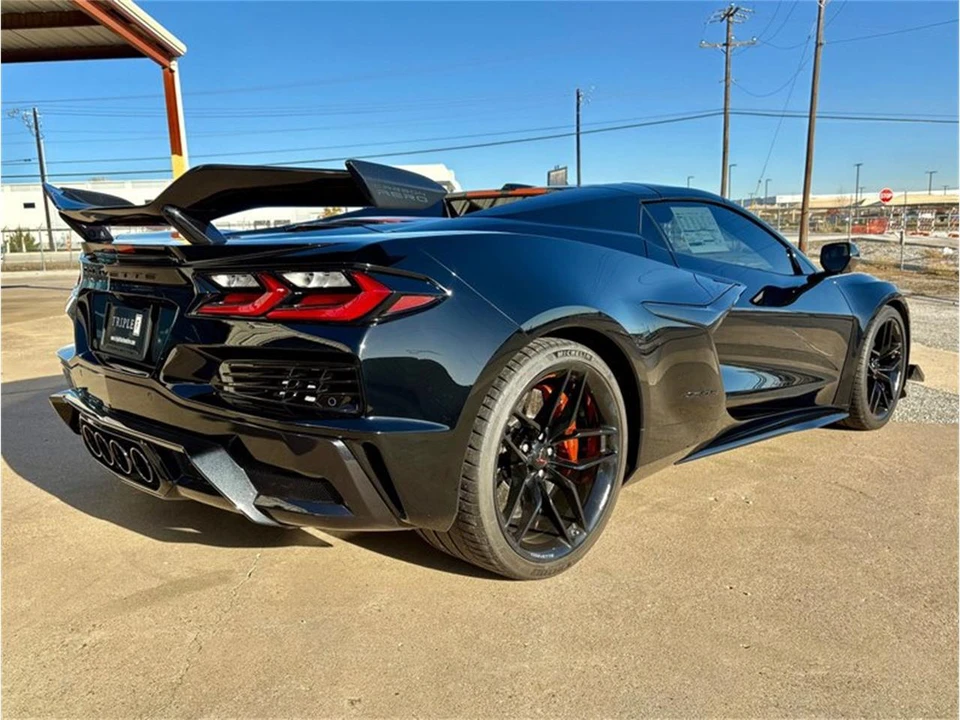 2025 Chevrolet Corvette C8 - Image 13 of 31
