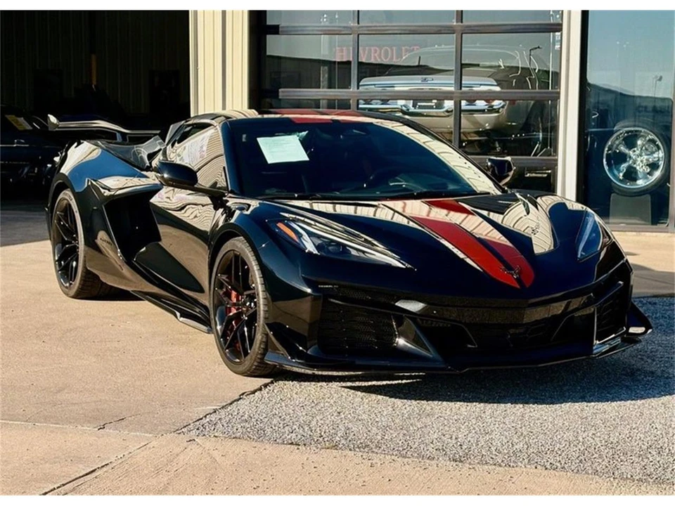 2025 Chevrolet Corvette C8 - Image 19 of 31