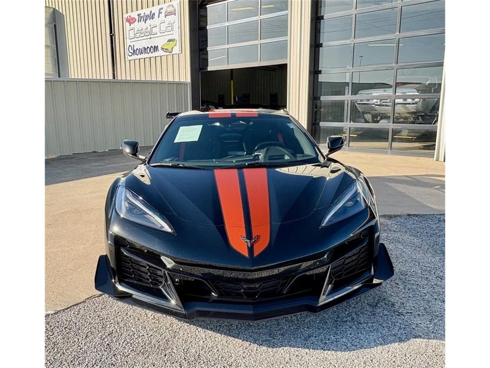 2025 Chevrolet Corvette C8 - Image 20 of 31