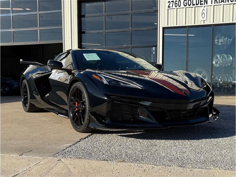2025 Chevrolet Corvette C8 - Image 5 of 31
