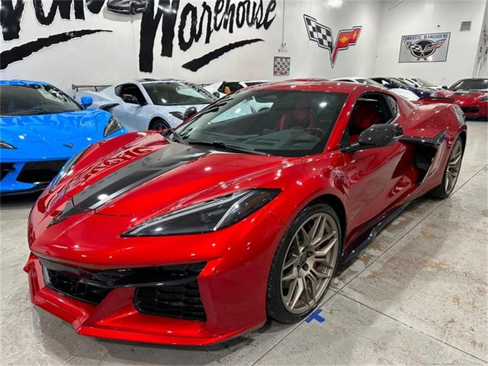 2025 Chevrolet Corvette C8 - Image 17 of 30