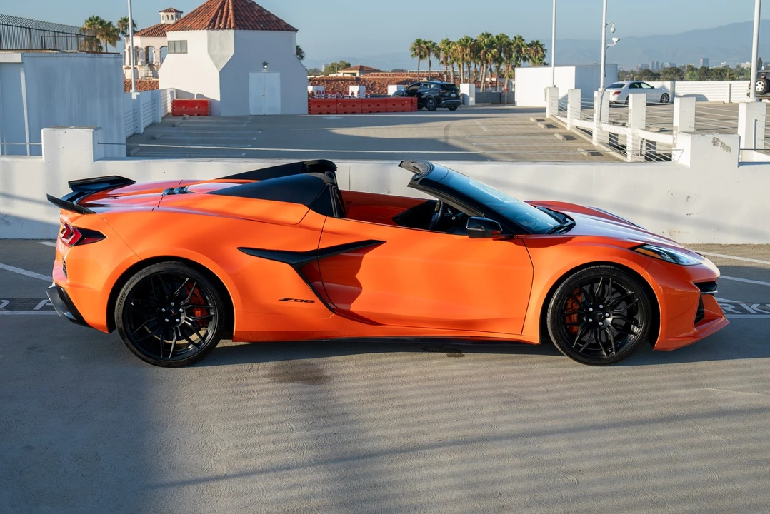 2025 Chevrolet Corvette C8 - Image 19 of 31