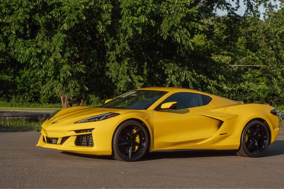 2025 Chevrolet Corvette C8 E-Ray - Image 10 of 16