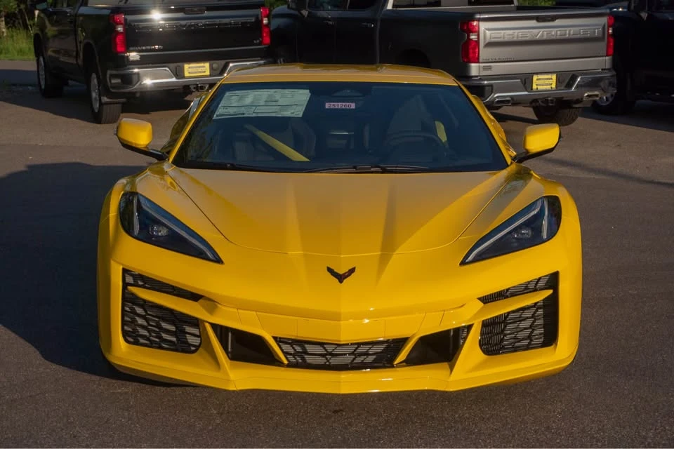 2025 Chevrolet Corvette C8 E-Ray - Image 6 of 16