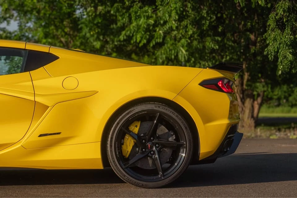 2025 Chevrolet Corvette C8 E-Ray - Image 8 of 16