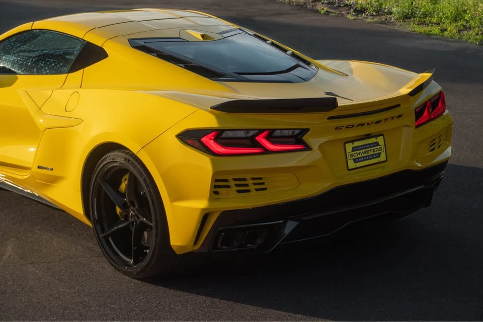 2025 Chevrolet Corvette C8 E-Ray - Image 7 of 16