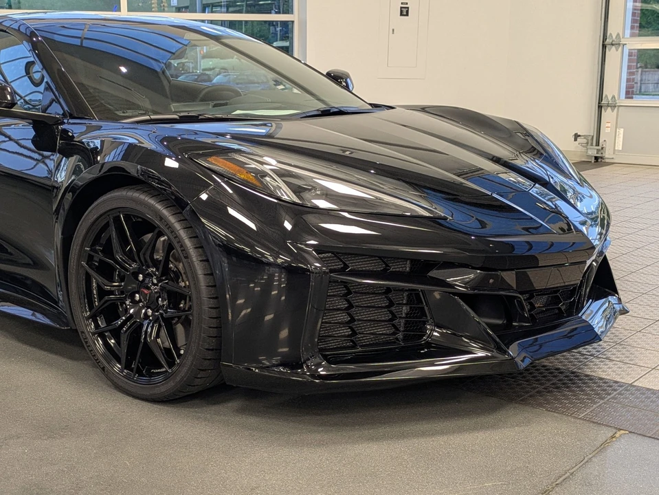 2025 Chevrolet Corvette C8 Z06 - Image 10 of 31