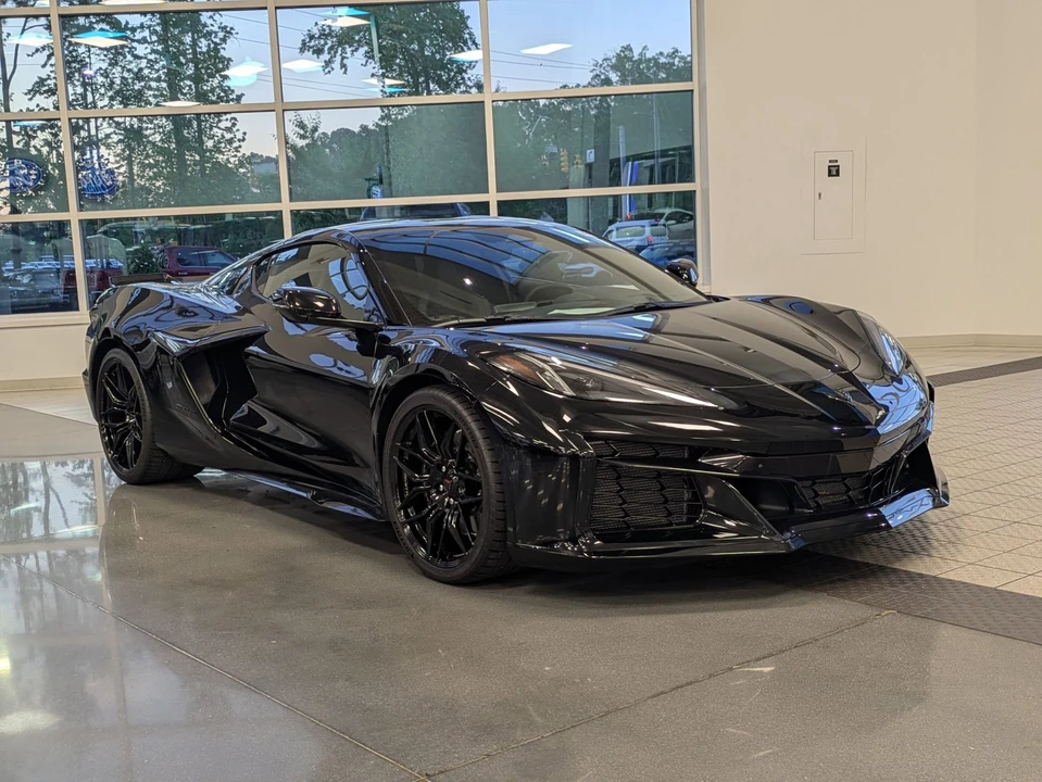 2025 Chevrolet Corvette C8 Z06 - Image 2 of 31
