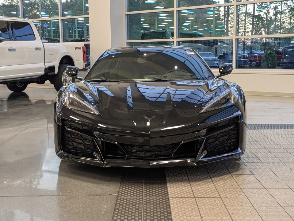 2025 Chevrolet Corvette C8 Z06 - Image 9 of 31