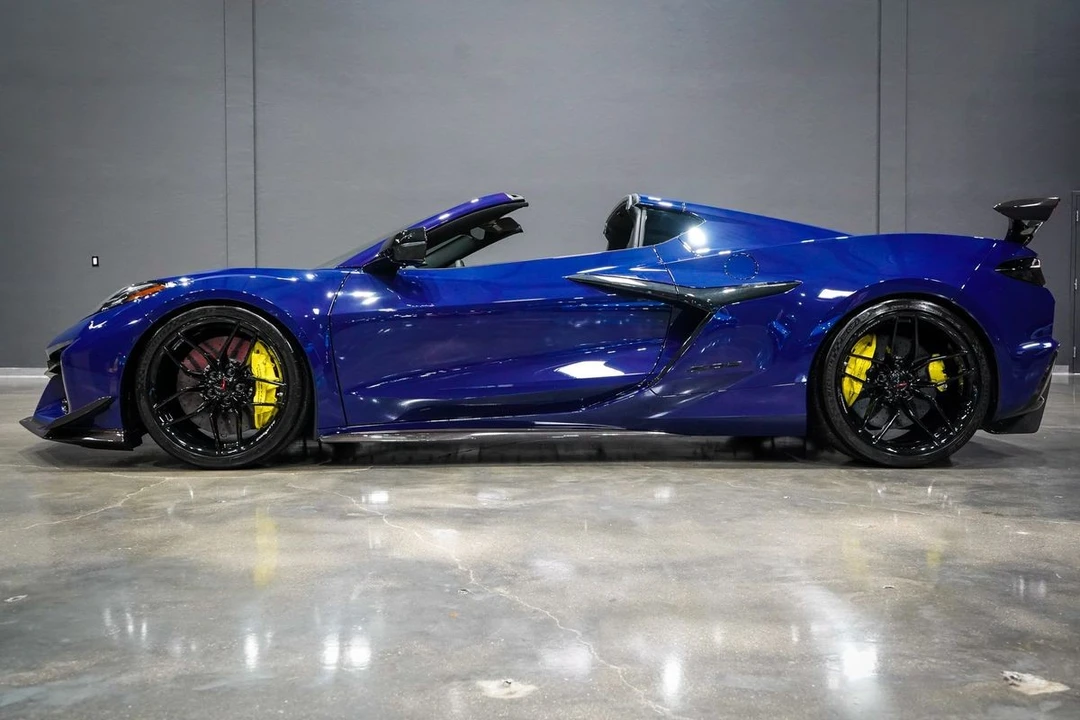 2025 Chevrolet Corvette C8 Z06 - Image 2 of 21