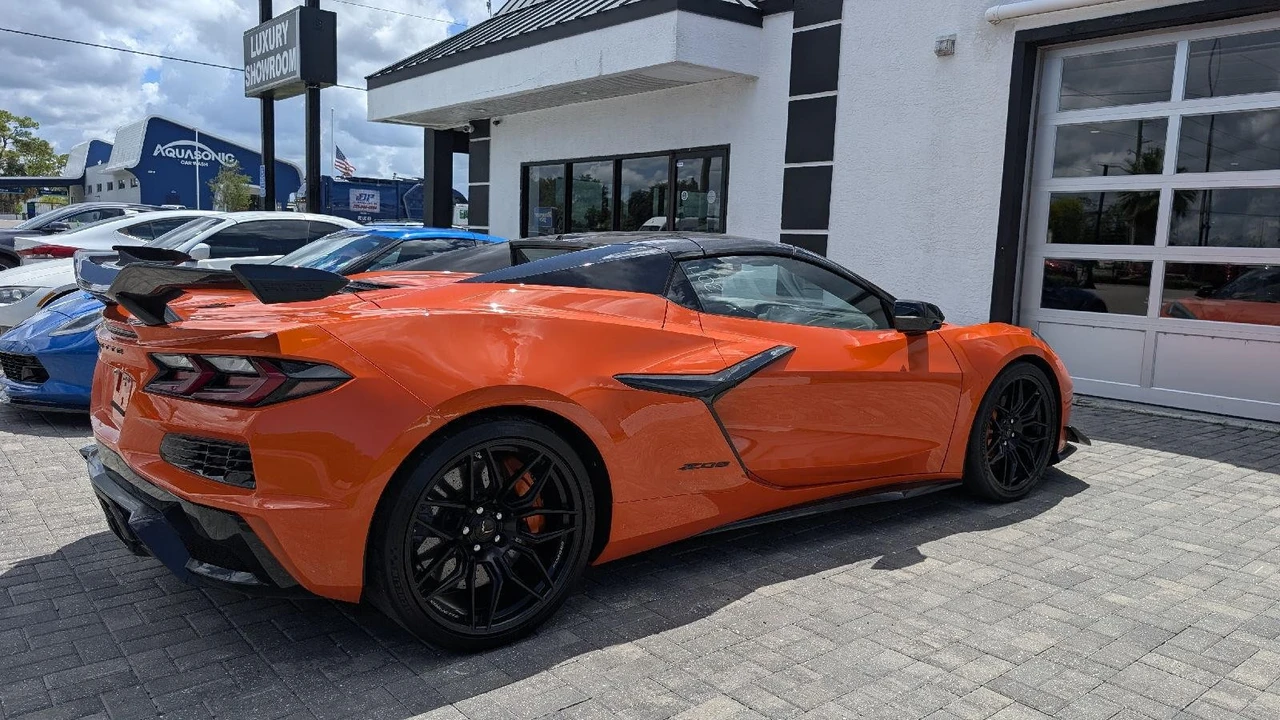 2025 Chevrolet Corvette C8 - Image 14 of 23