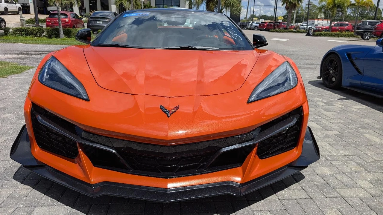 2025 Chevrolet Corvette C8 - Image 17 of 23
