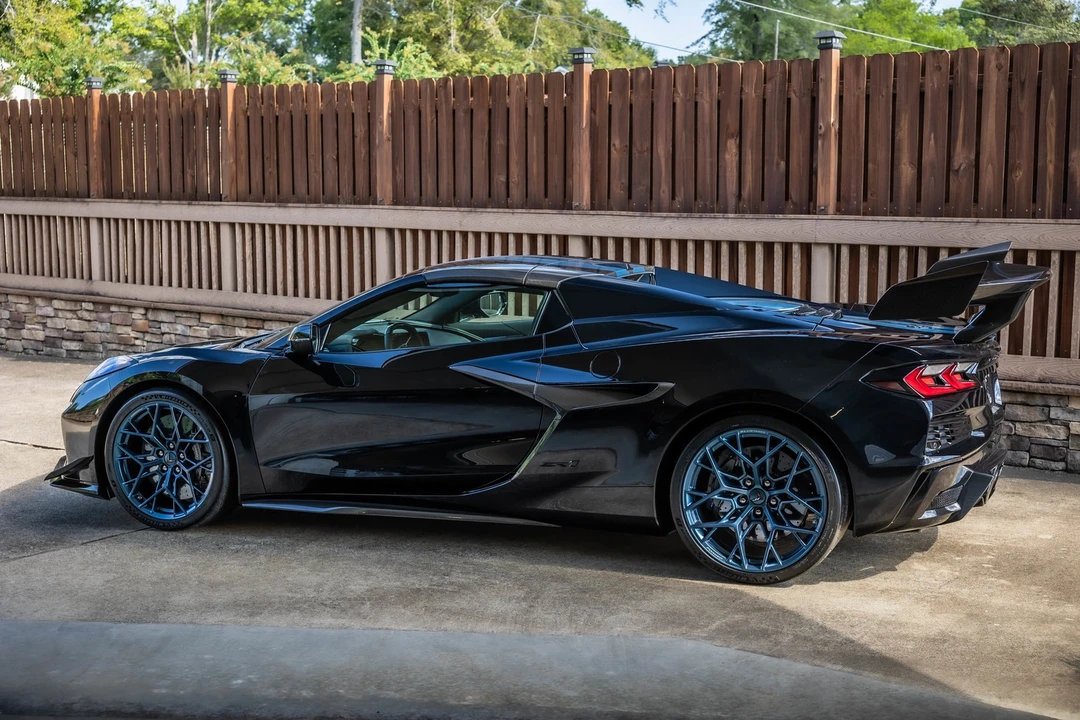 2025 Chevrolet Corvette C8 - Image 8 of 12