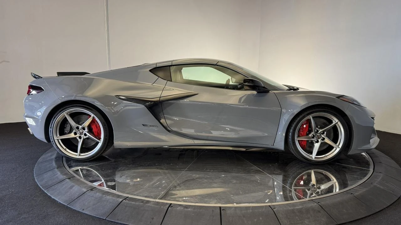 2025 Chevrolet Corvette C8 Z06 - Image 30 of 31