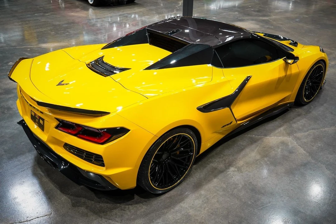 2025 Chevrolet Corvette C8 - Image 25 of 31