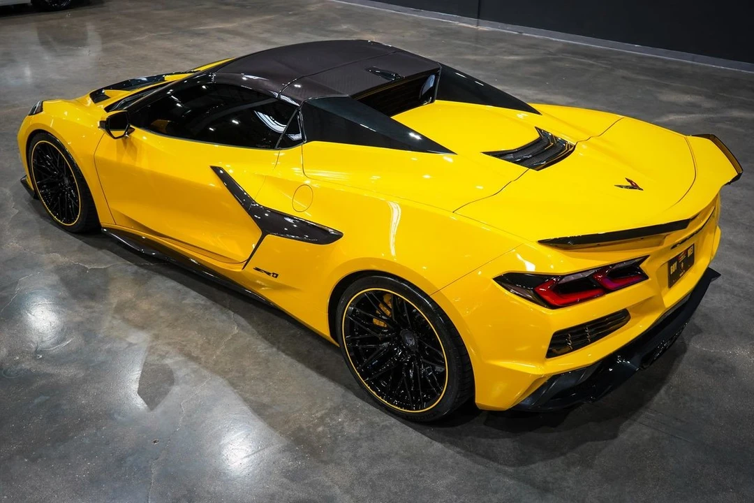 2025 Chevrolet Corvette C8 - Image 23 of 31