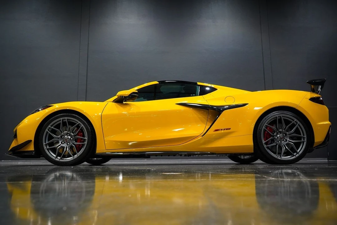 2025 Chevrolet Corvette C8 - Image 19 of 21