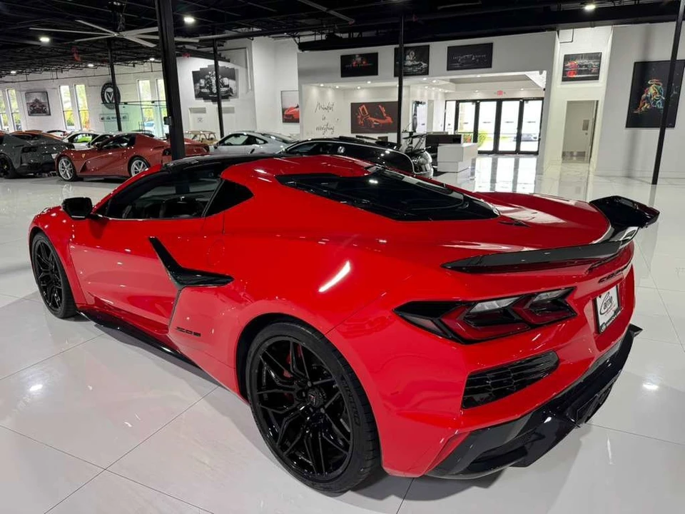 2025 Chevrolet Corvette C8 - Image 5 of 12