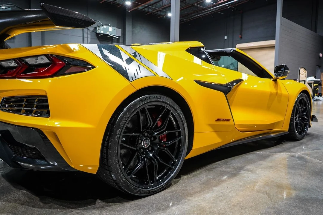 2025 Chevrolet Corvette C8 Z06 - Image 17 of 21
