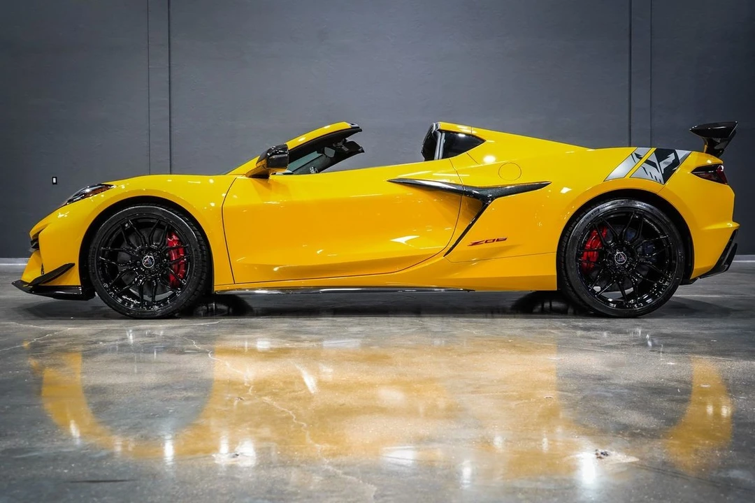 2025 Chevrolet Corvette C8 Z06 - Image 2 of 21