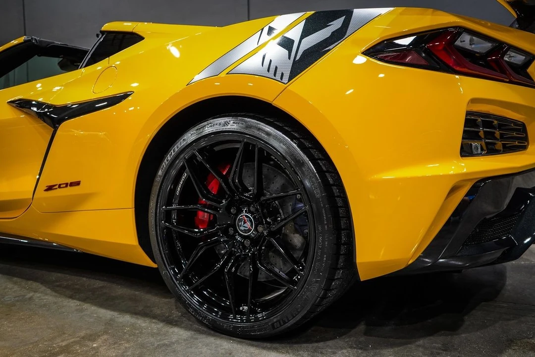 2025 Chevrolet Corvette C8 Z06 - Image 13 of 21