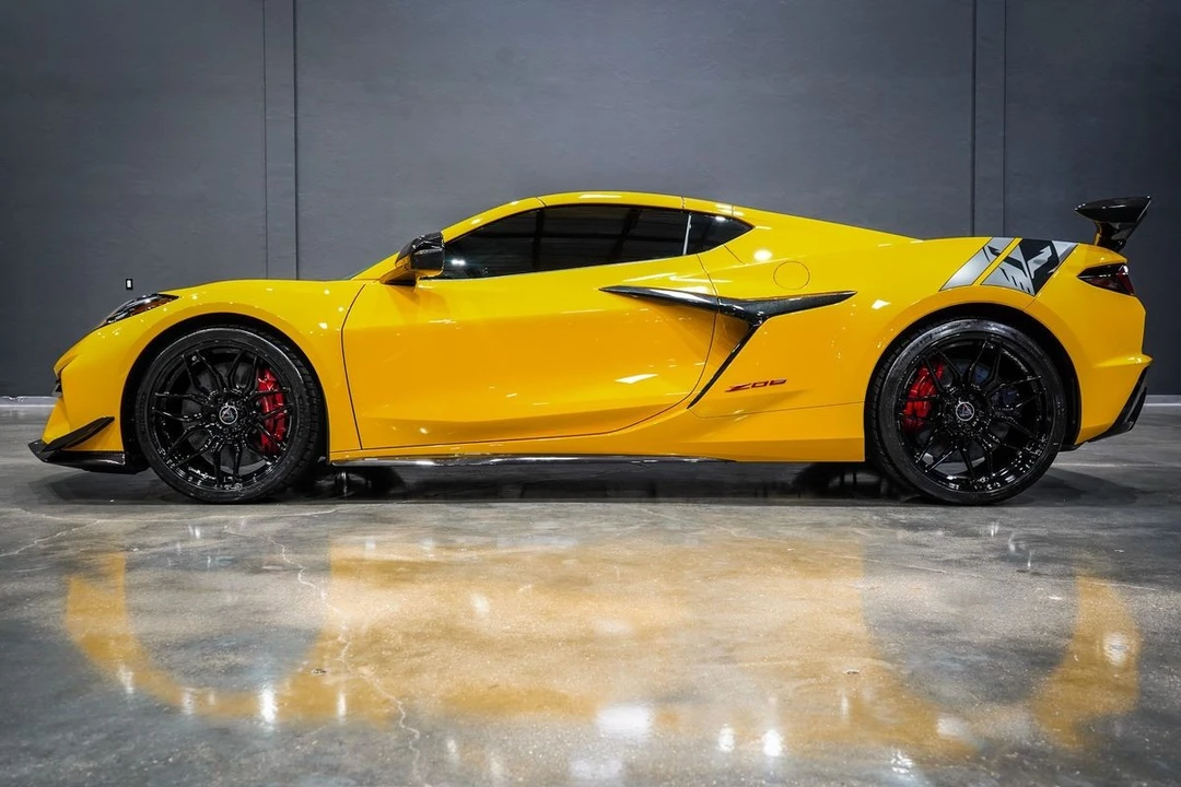 2025 Chevrolet Corvette C8 Z06 - Image 19 of 21