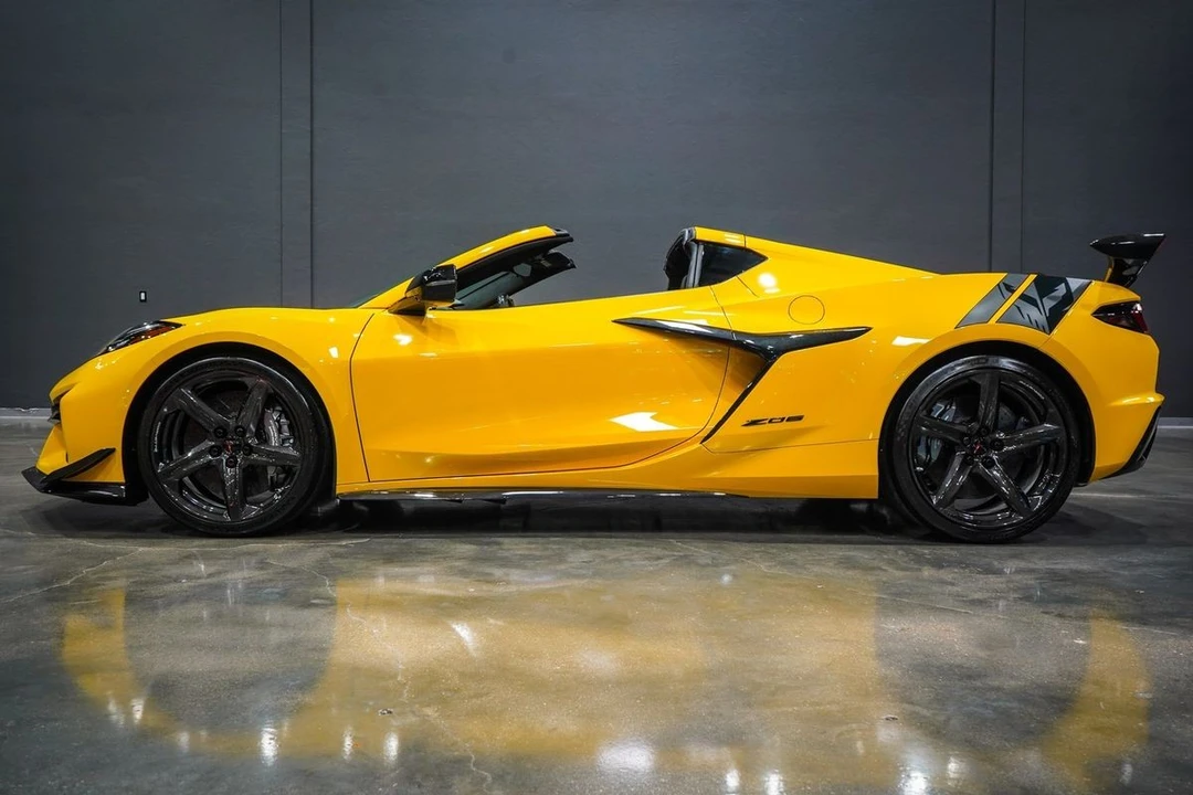 2025 Chevrolet Corvette C8 Z06 - Image 2 of 21
