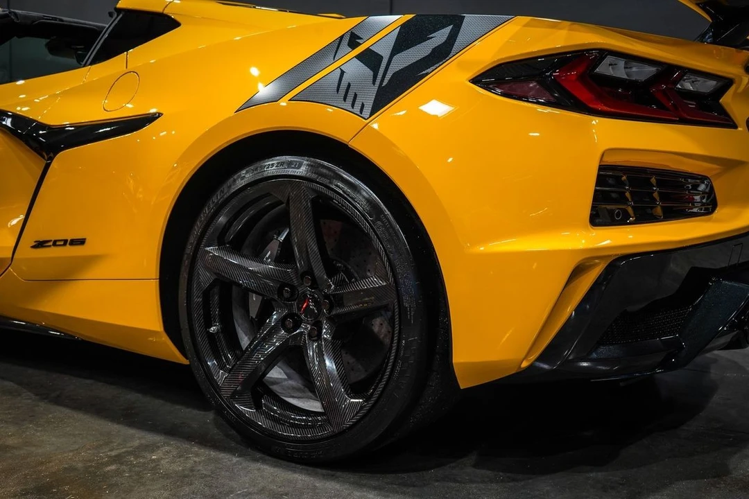 2025 Chevrolet Corvette C8 Z06 - Image 13 of 21