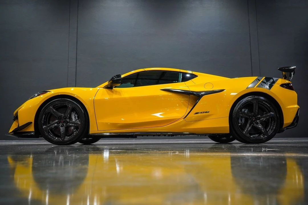 2025 Chevrolet Corvette C8 Z06 - Image 19 of 21