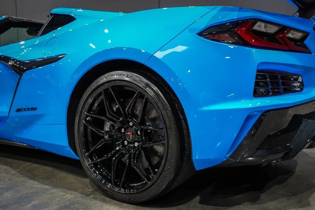 2025 Chevrolet Corvette C8 Z06 - Image 13 of 21