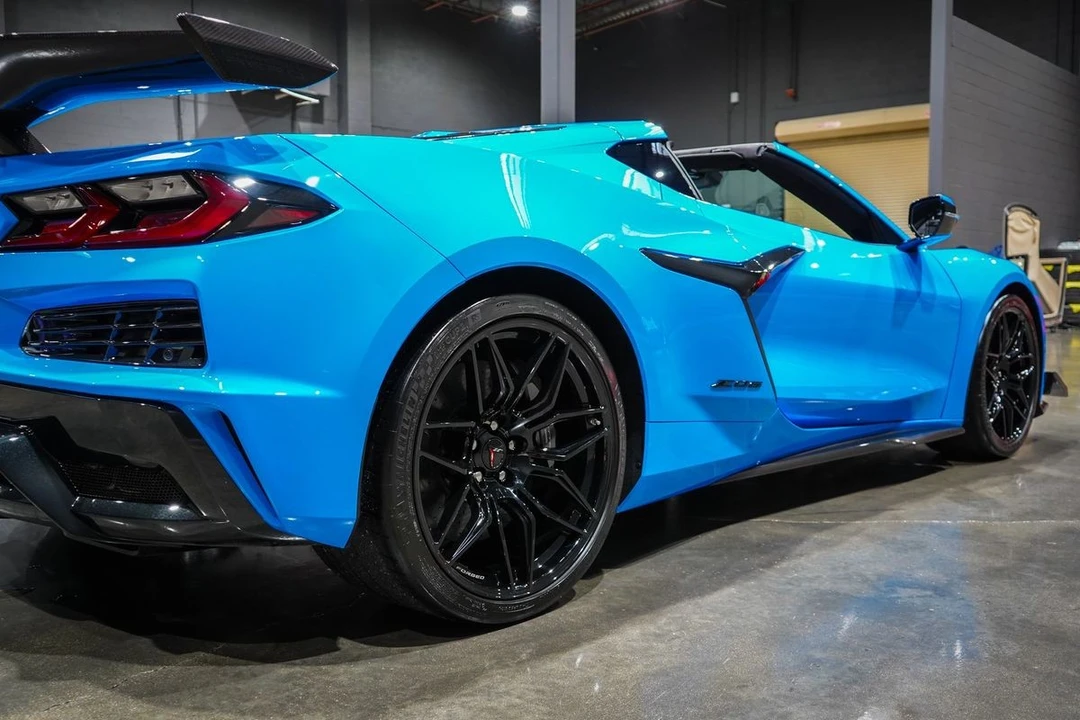 2025 Chevrolet Corvette C8 Z06 - Image 18 of 21